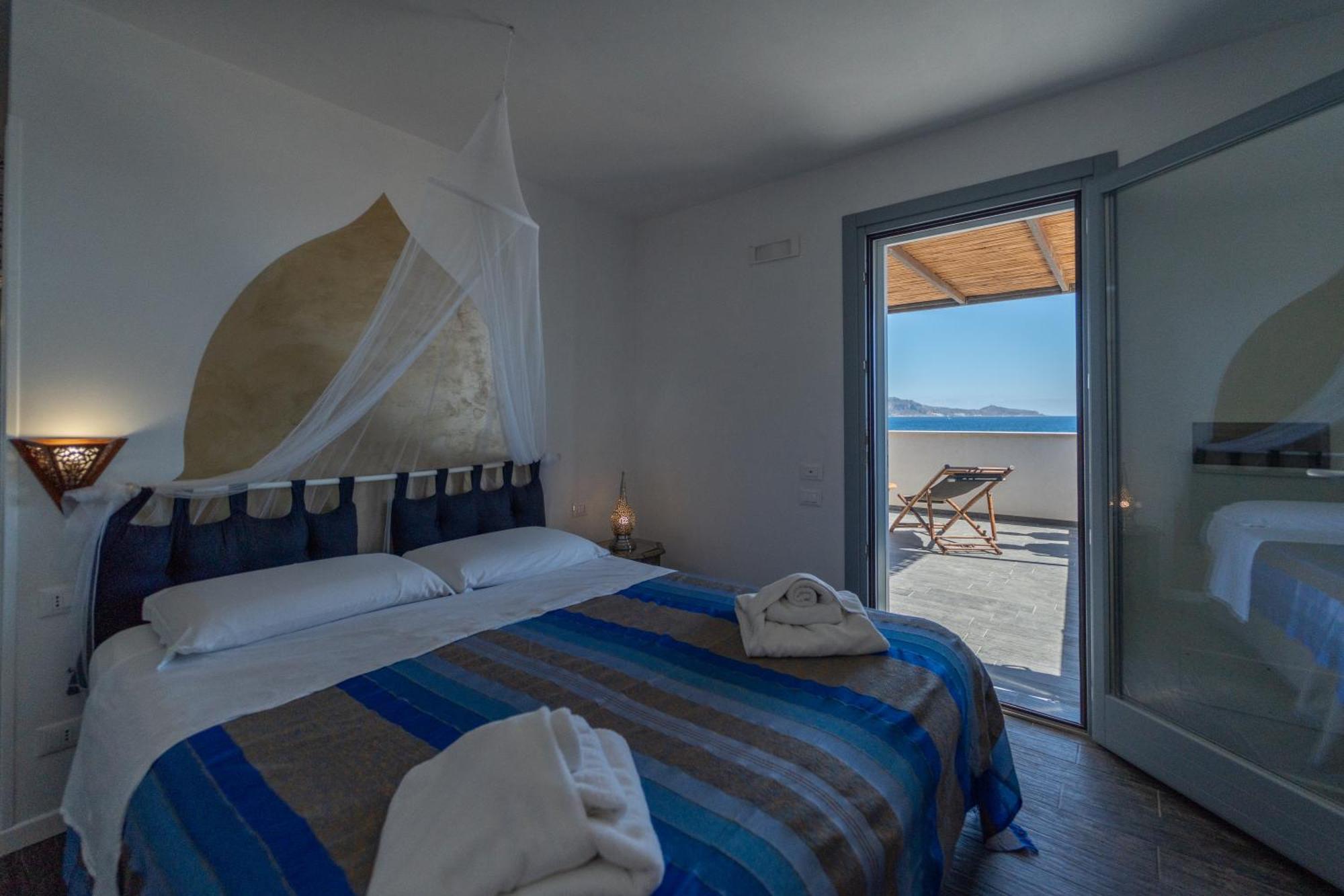 Ajamola Hotel Фавиняна Екстериор снимка