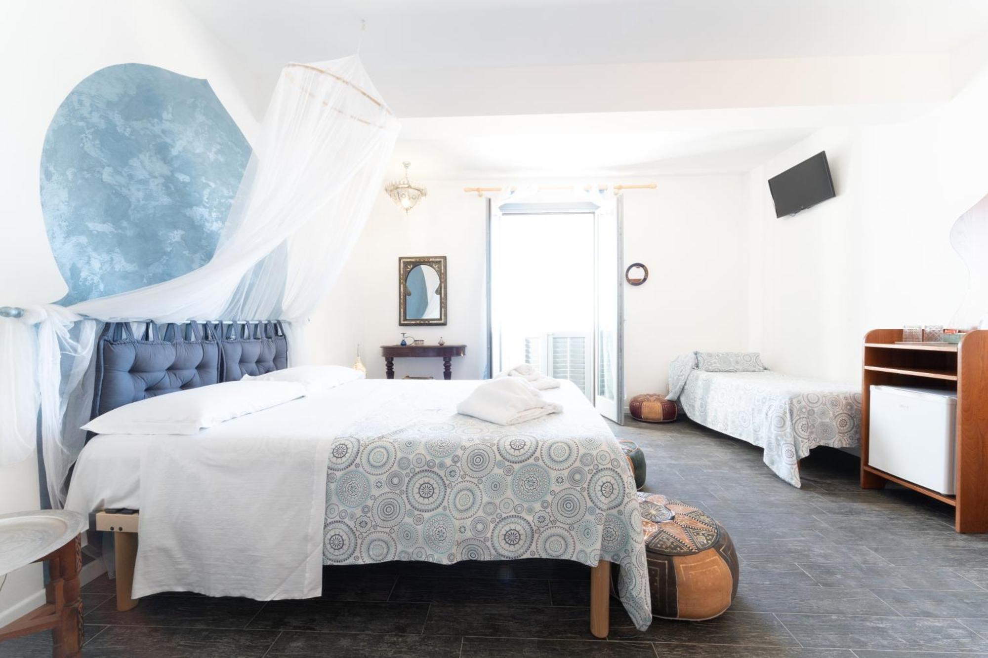 Ajamola Hotel Фавиняна Екстериор снимка