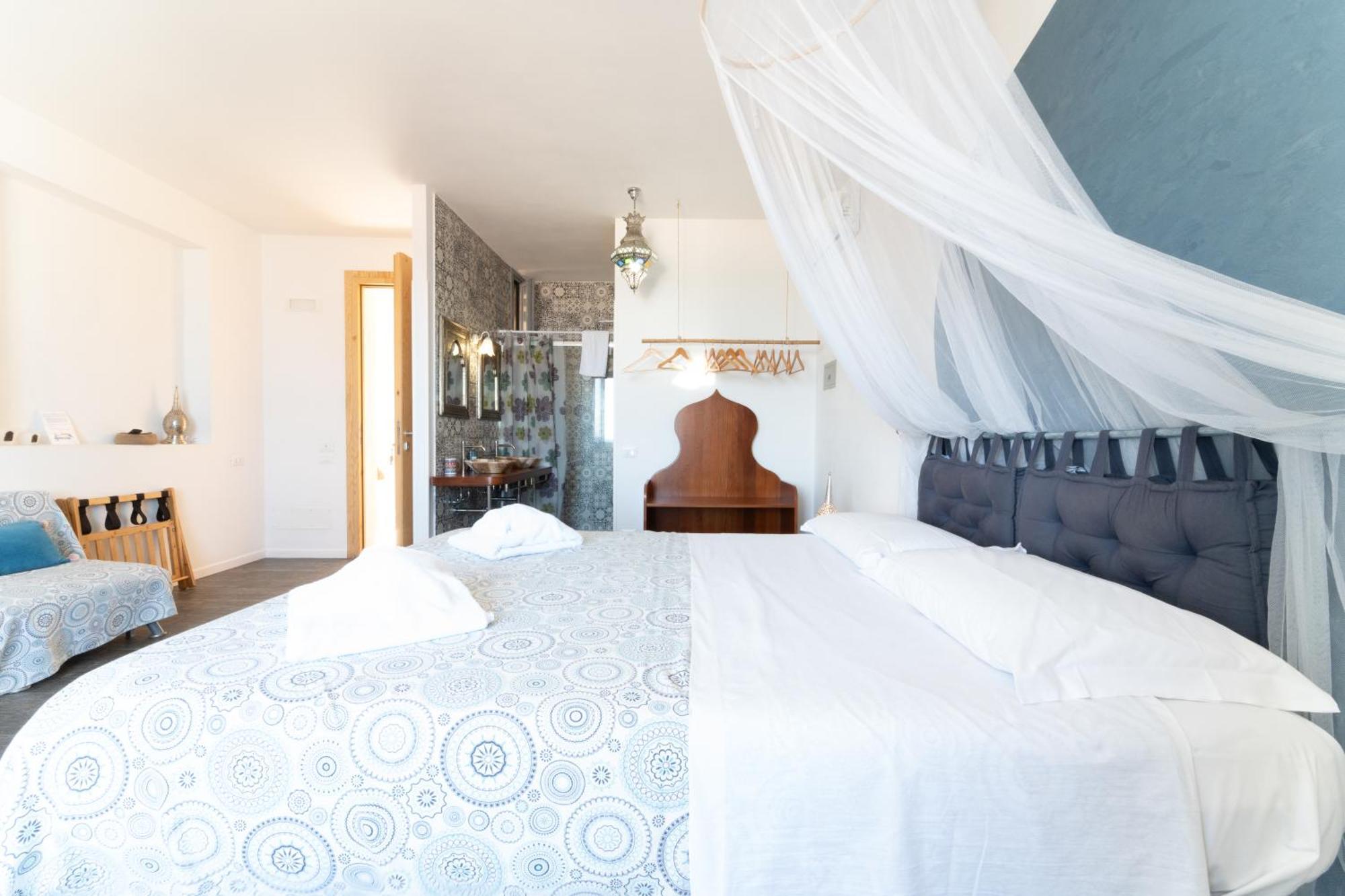 Ajamola Hotel Фавиняна Екстериор снимка