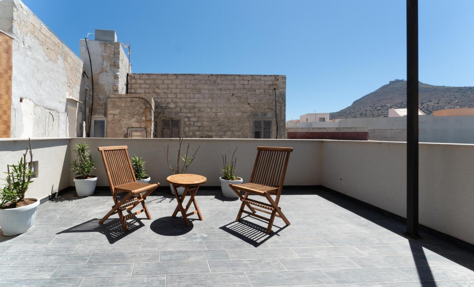 Ajamola Hotel Фавиняна Екстериор снимка